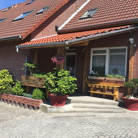נויהרלינגרזיל Garni Hotel-Pension Holum מראה חיצוני תמונה