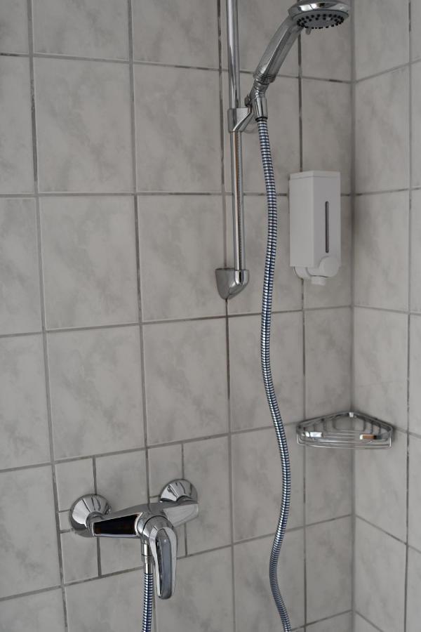 נויהרלינגרזיל Garni Hotel-Pension Holum מראה חיצוני תמונה
