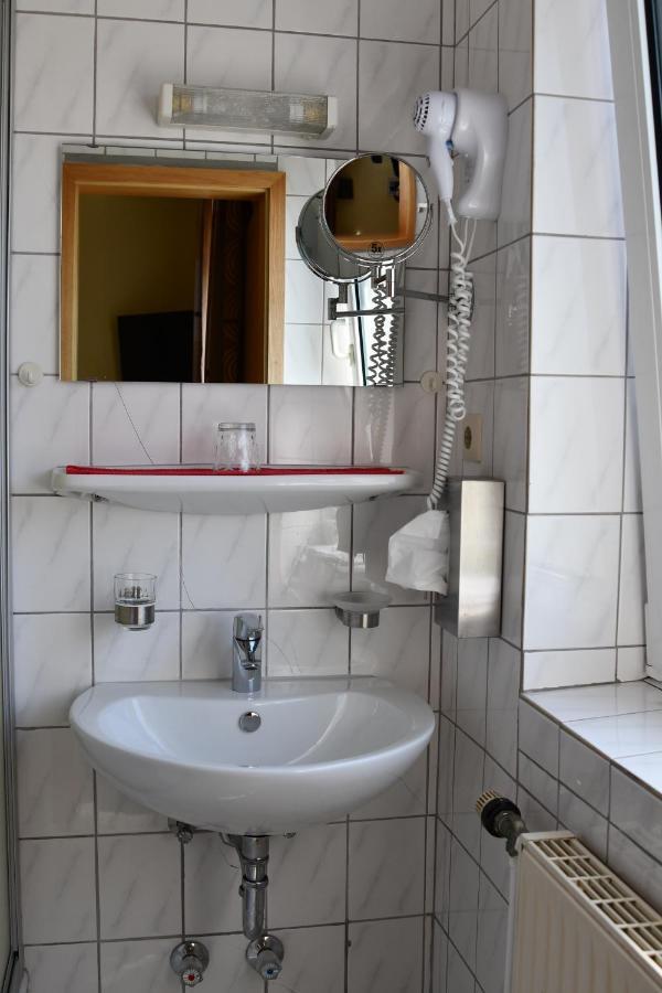 נויהרלינגרזיל Garni Hotel-Pension Holum מראה חיצוני תמונה