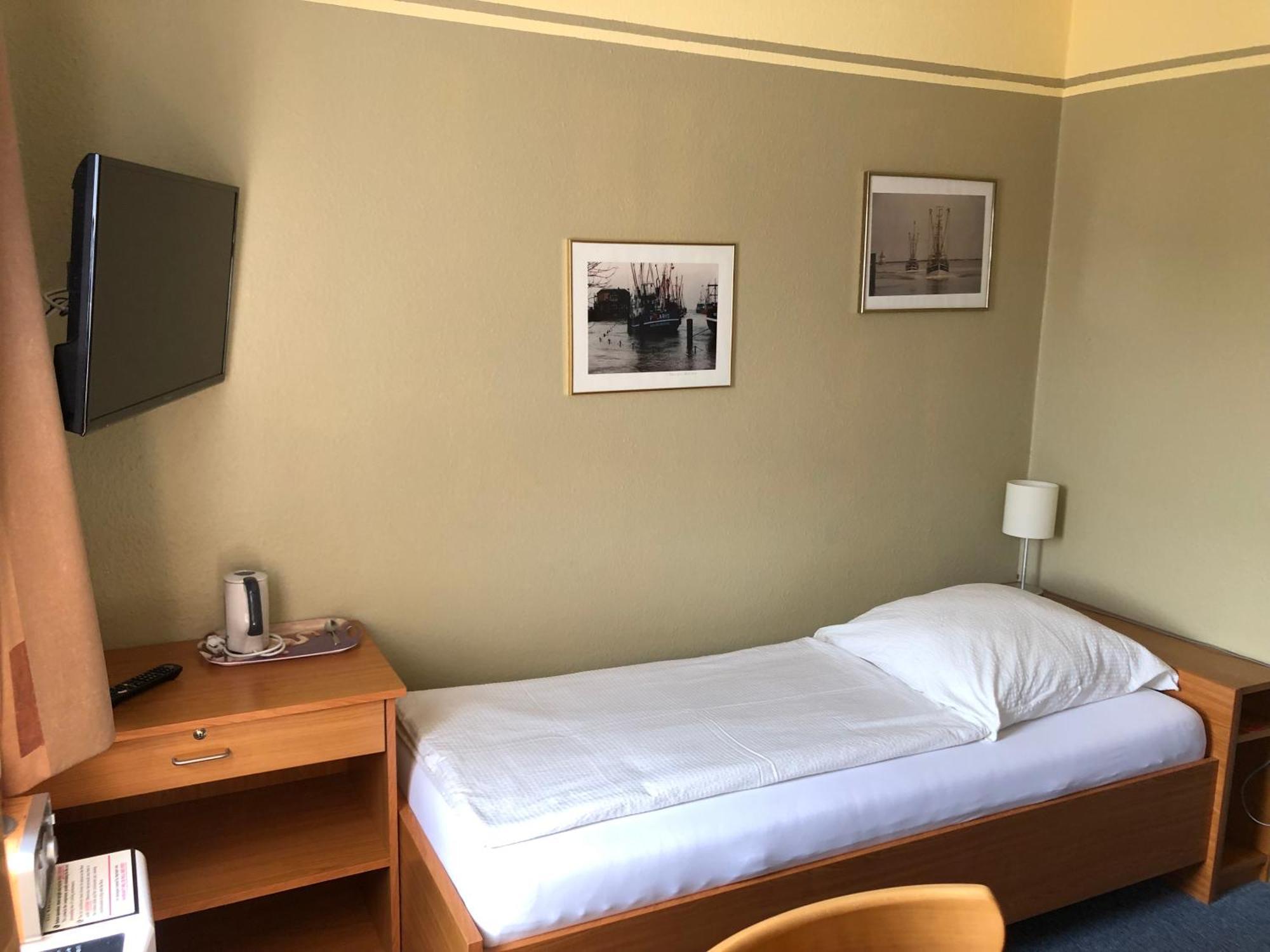 נויהרלינגרזיל Garni Hotel-Pension Holum מראה חיצוני תמונה